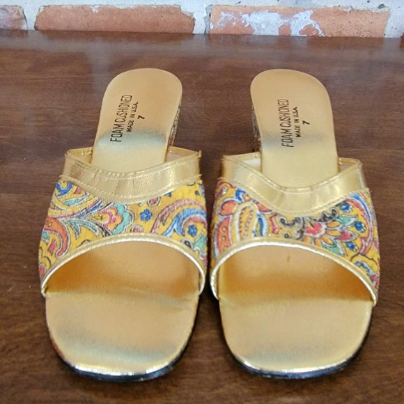 Fabulous Vintage 1970s Grandmacore Metallic Gold Lounge Slippers Wedge Slip Ons - Picture 2 of 8